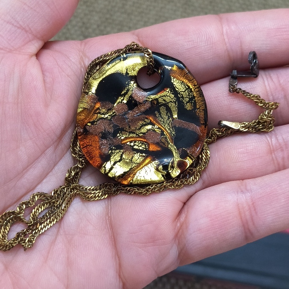 Vintage Murano Glass Elegant Gold and Black Pendant Necklace Y2K Grandmacore - Picture 5 of 10